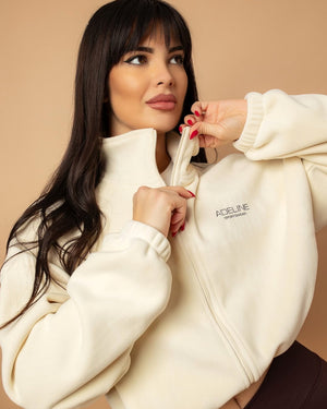 Плюшено кадифено яке в млечен цвят