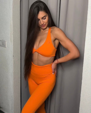 Спортен сет в оранжев цвят