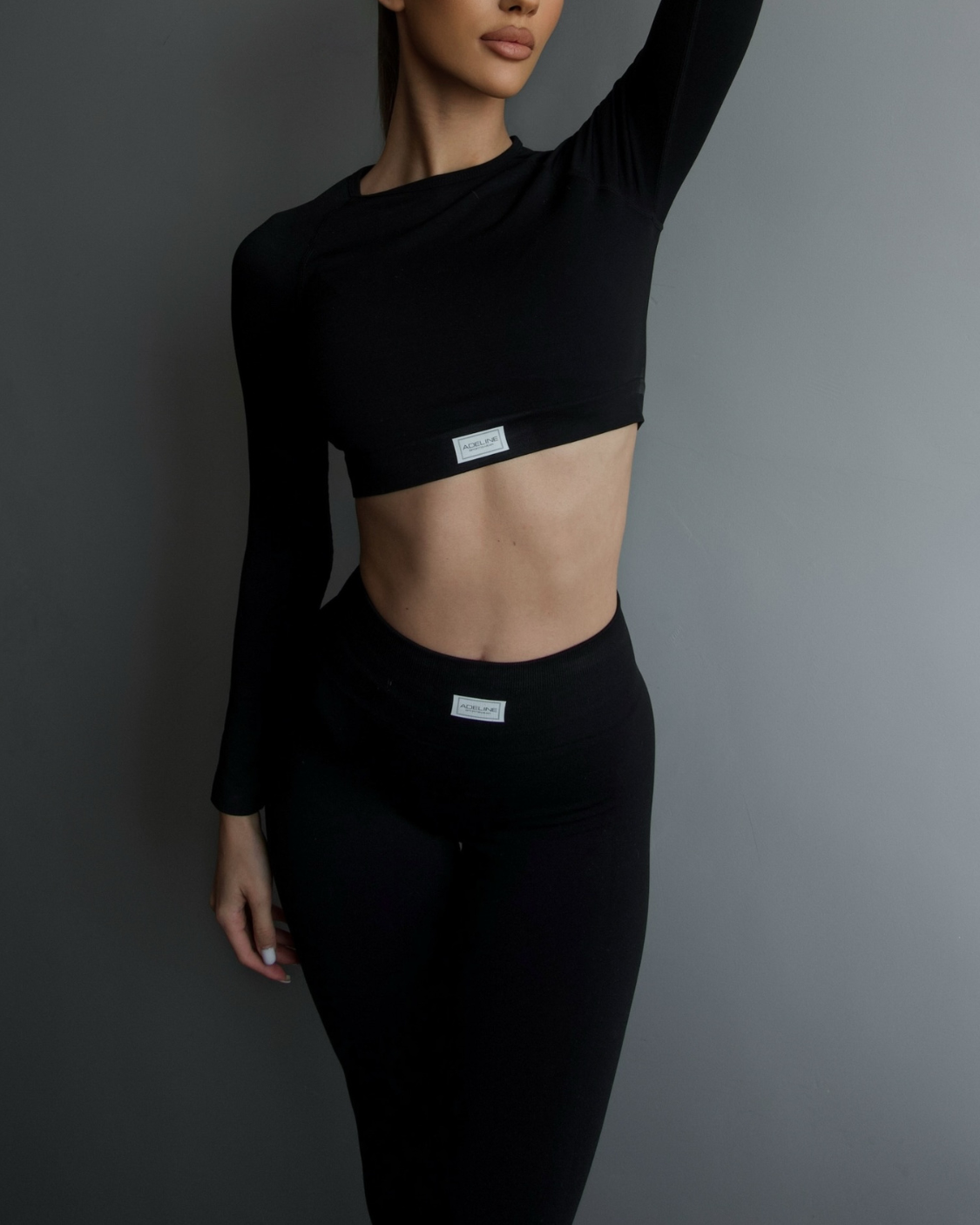 Спортен клин 𝐀𝐔𝐑𝐀 в сив цвят