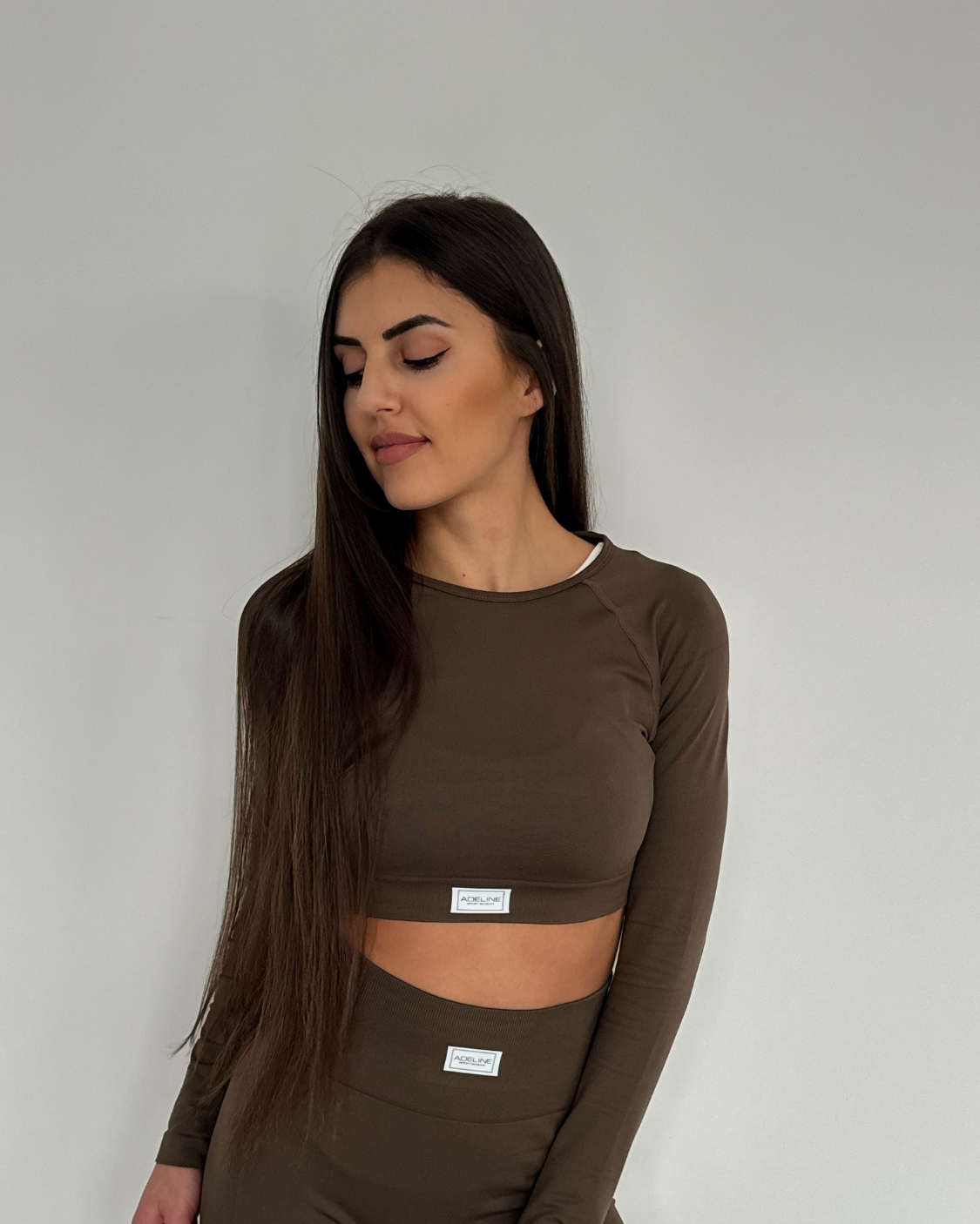 Спортна блуза 𝐀𝐔𝐑𝐀 в черен цвят