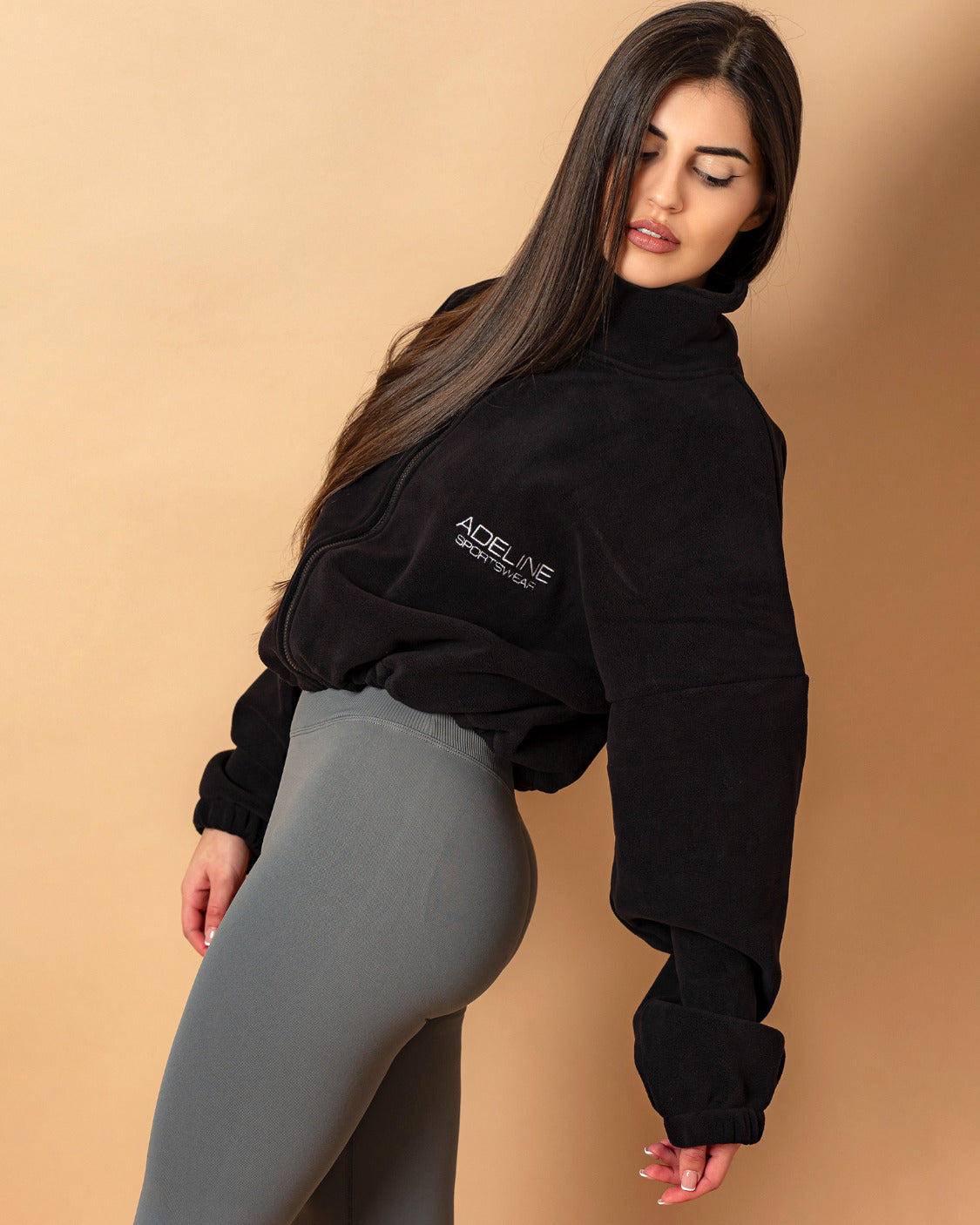 Плюшено кадифено яке в кафяв цвят