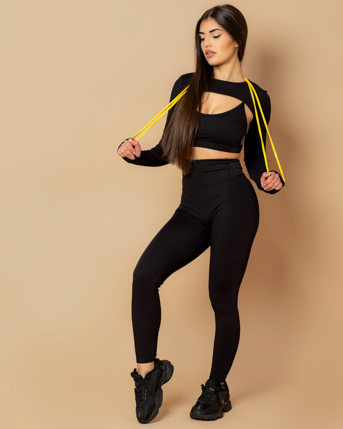 Дълъг спортен клин в черен цвят