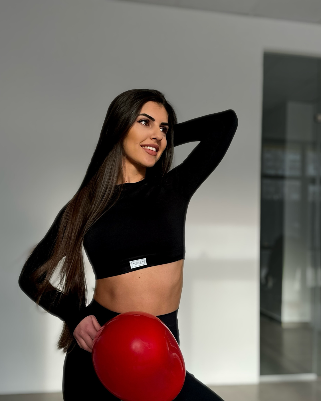 Спортна блуза 𝐀𝐔𝐑𝐀 в кафяв цвят