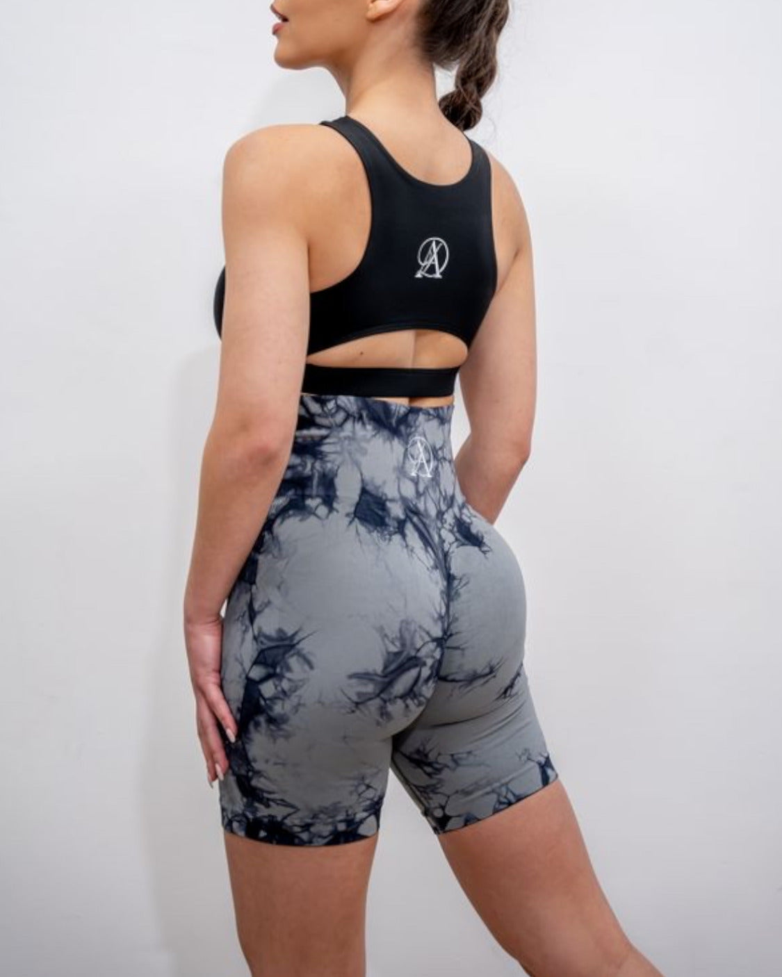 Къс оформящ мраморен клин в сив цвят