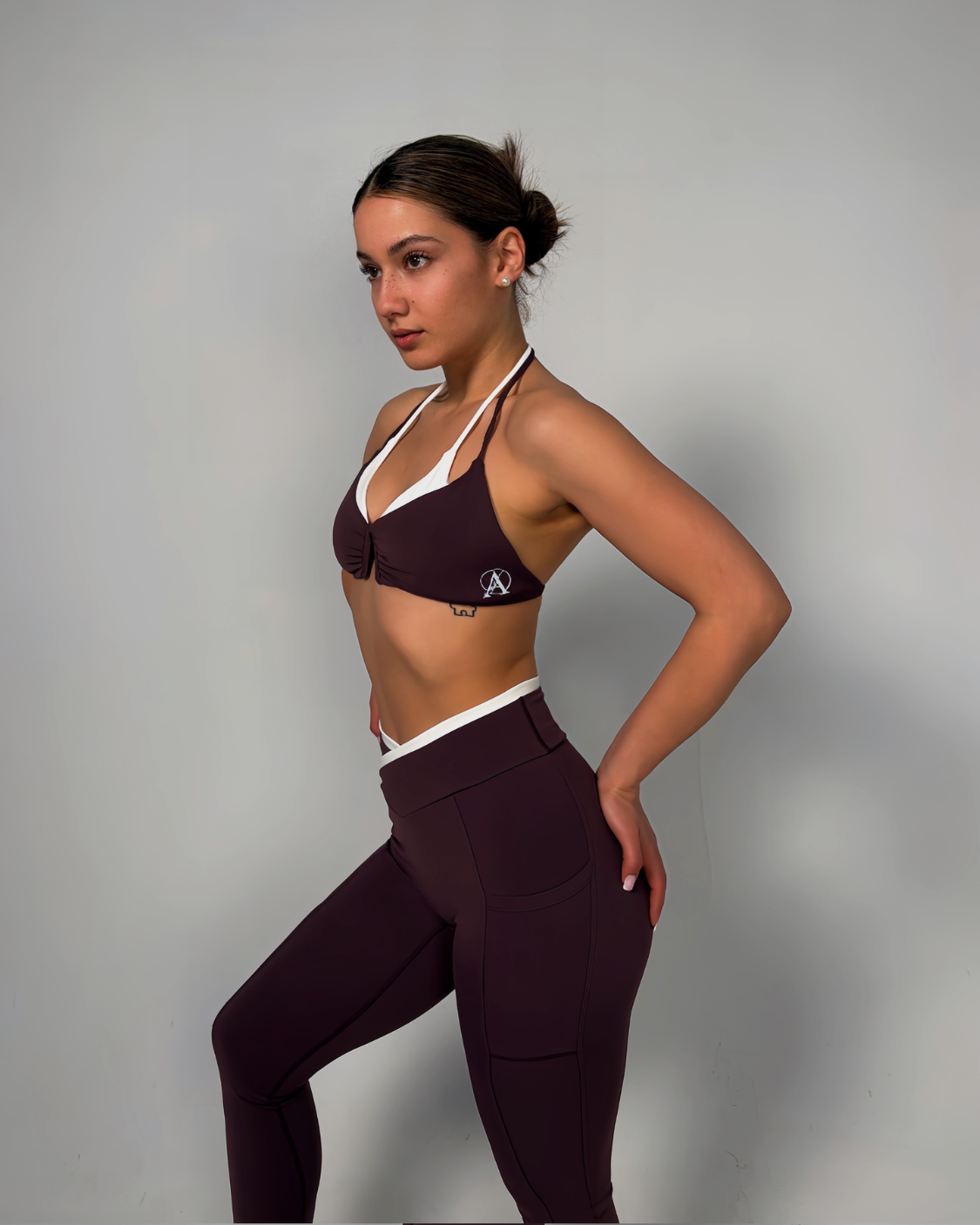 Спортен екип 𝐂𝐎𝐍𝐓𝐎𝐔𝐑