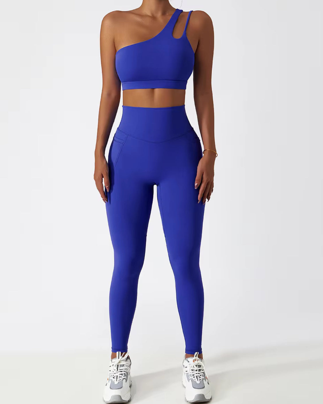 Спортен клин 𝗡𝗢𝗩𝗔