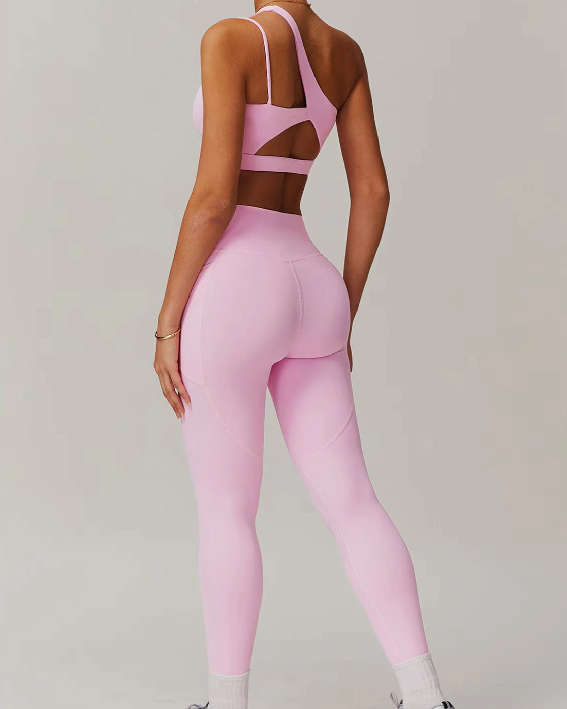 Спортен клин 𝗡𝗢𝗩𝗔