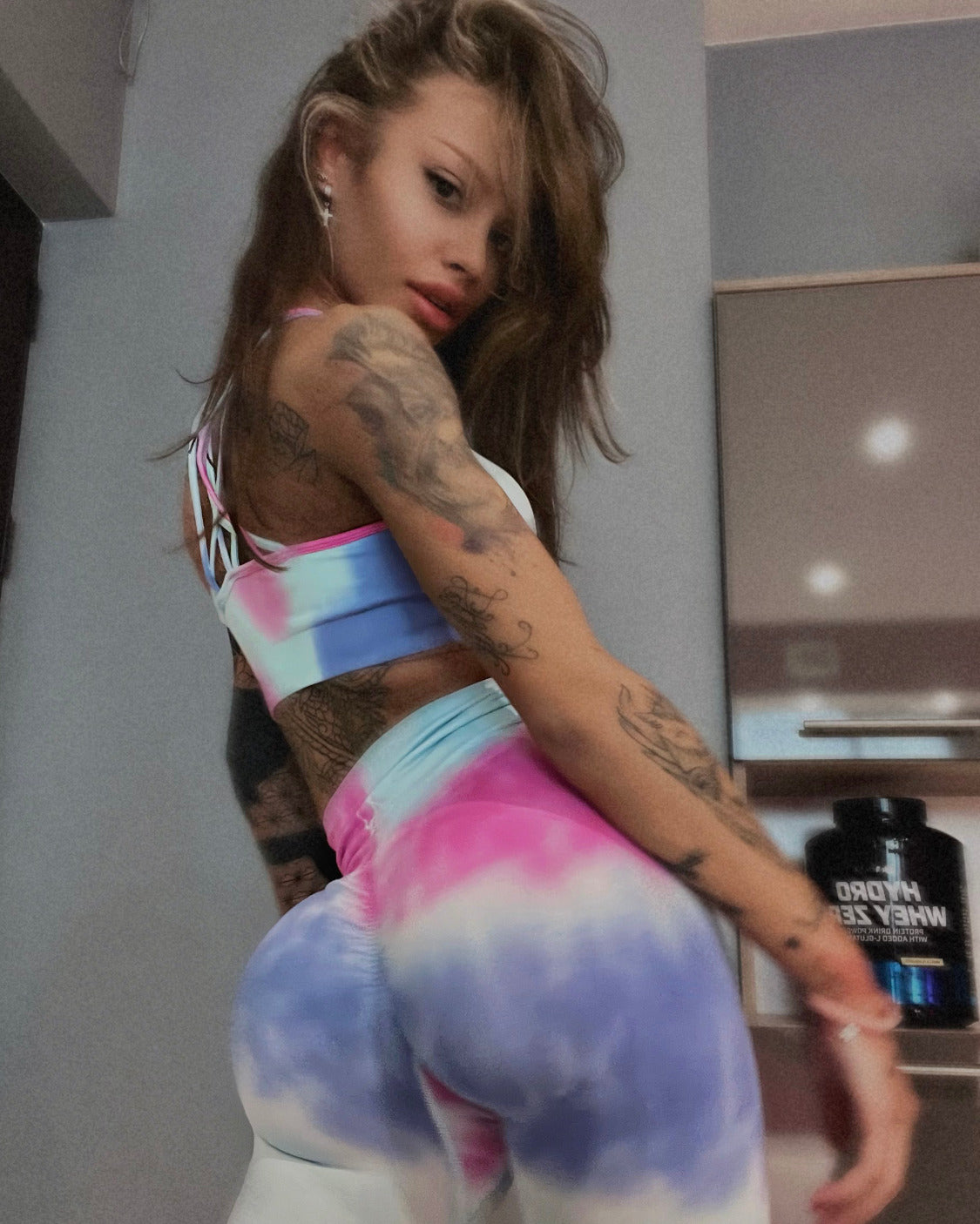 Дълъг спортен сет в синьо-розов цвят с оформящ ефект